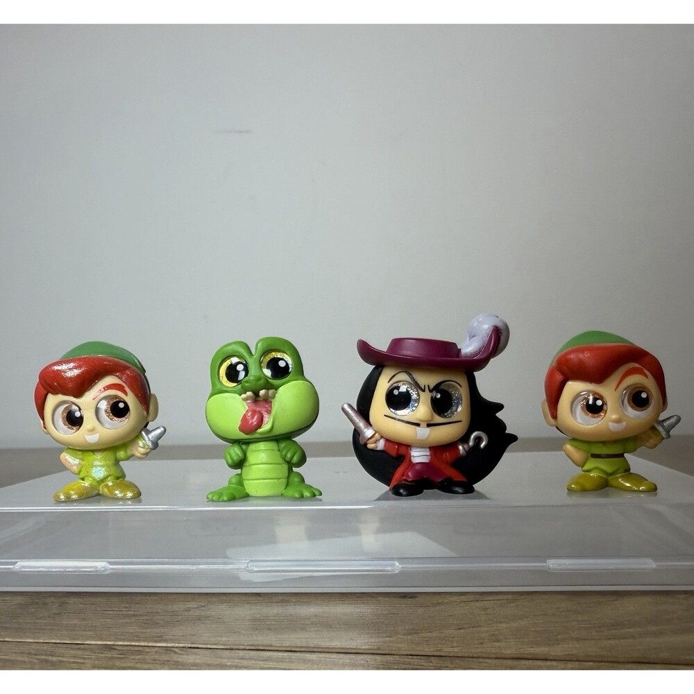4pc Lot Disney Doorables Glitter Peter Pan Hook Tik Tock Croc Peter Pan Series 6
